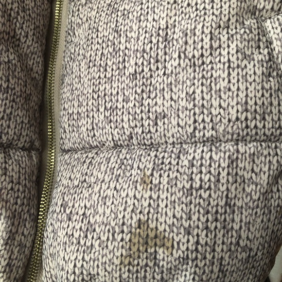 Calvin Klein size Small puffer vest - Picture 2 of 3